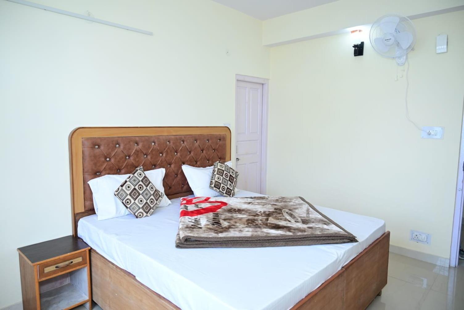 Krishna B&B Near Mall Road Shimla Exterior photo