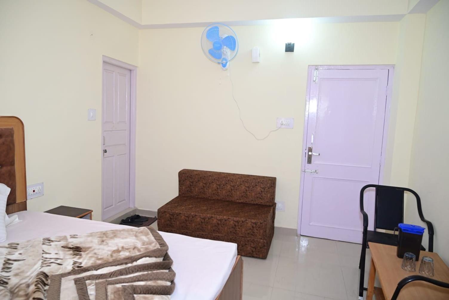 Krishna B&B Near Mall Road Shimla Exterior photo